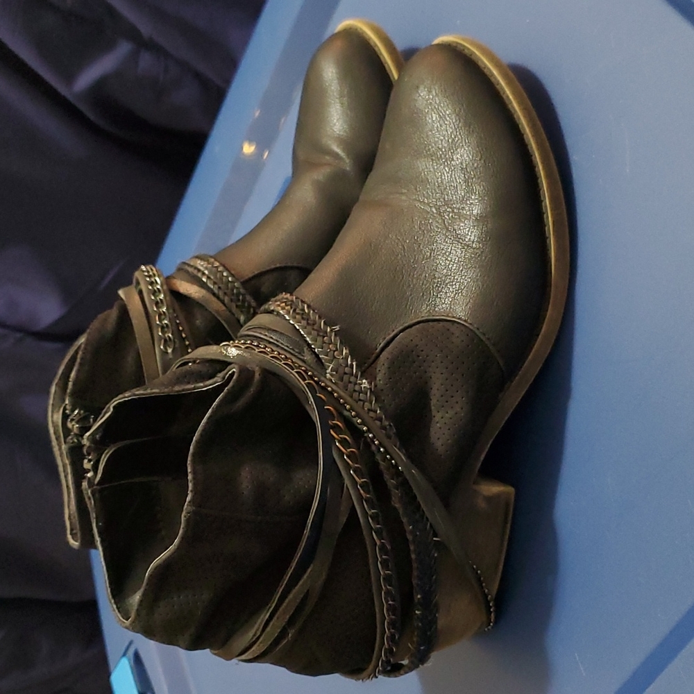 Women's Fashion Boots Size 8